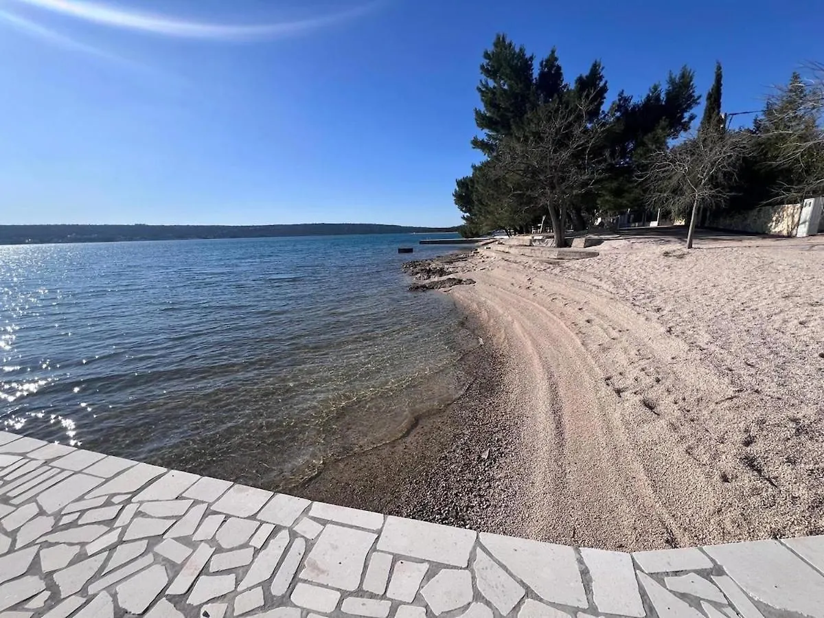 Gmz Beachfront Apartment, Croatia Kruševo 0*,  クロアチア