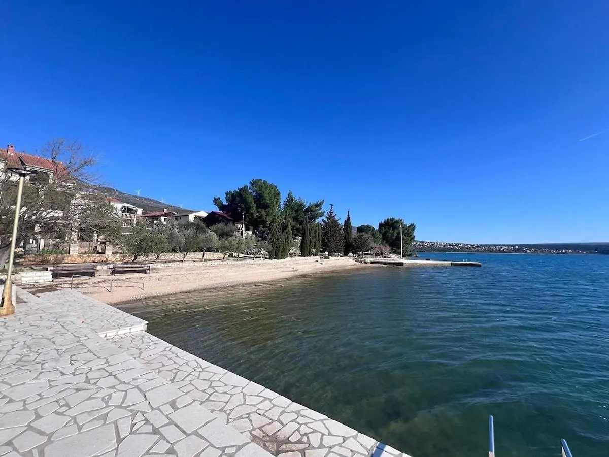 Gmz Beachfront Apartment, Croatia Kruševo
